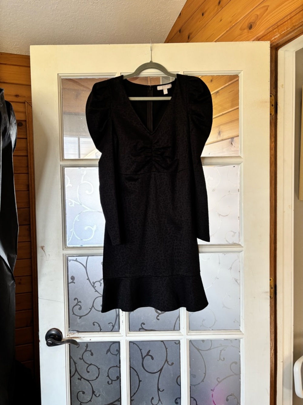 Chelsea28 Black Puff-Sleeve V-Neck Mini Dress